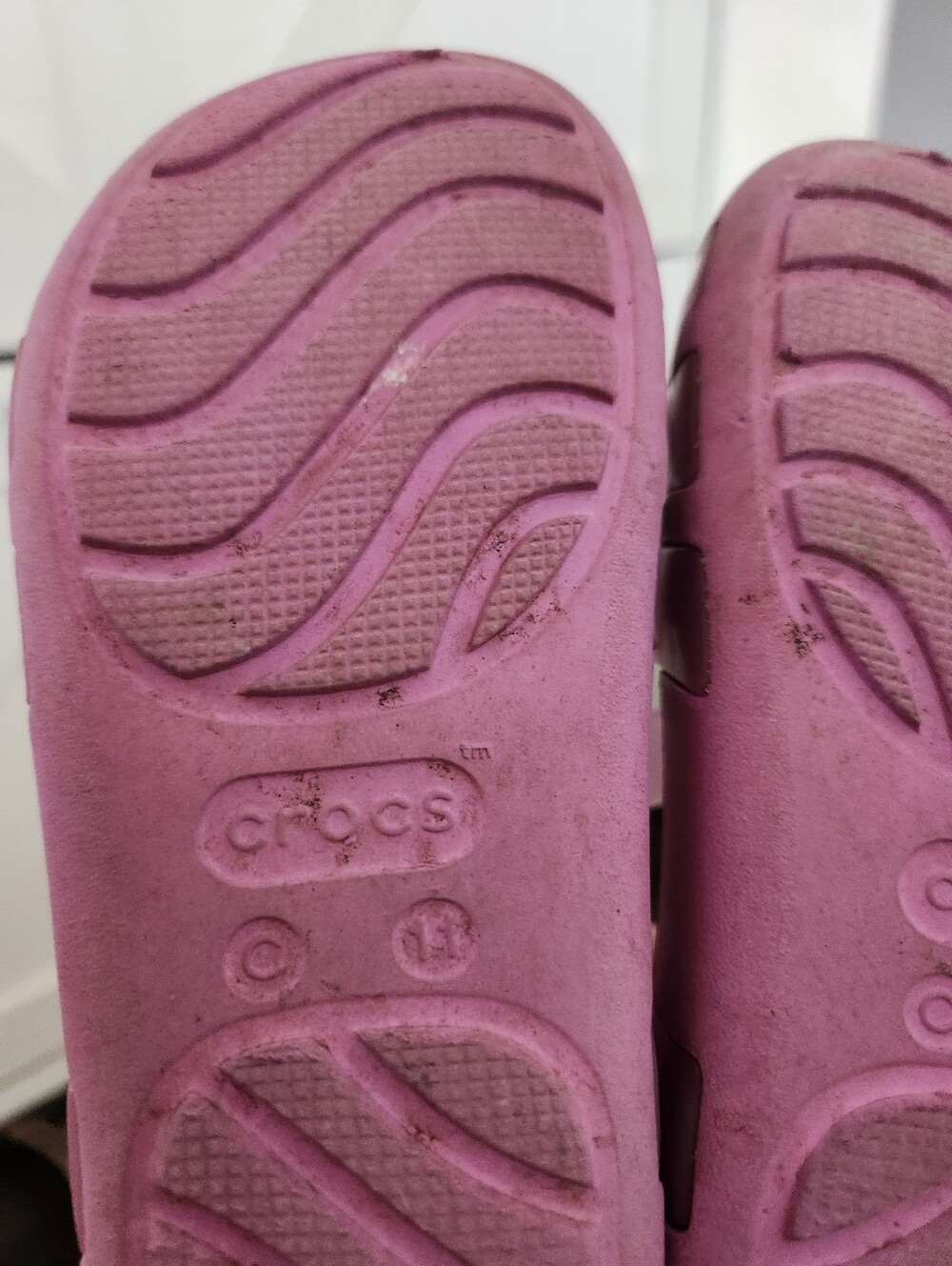 CROCS Girls' Pink & Purple Unicorn Print Clogs & Pink Jelly Sandals 2 Pair Sz 11 - Picture 2 of 4